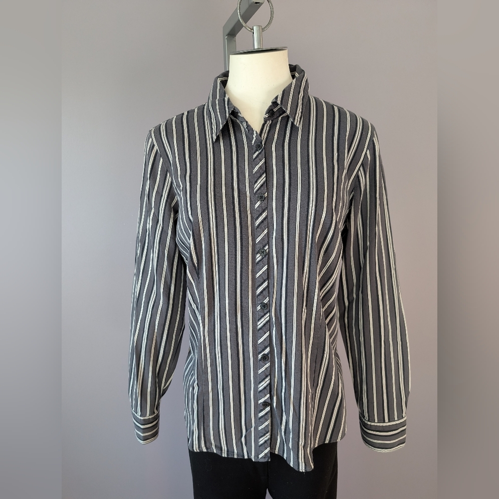 Van Heusen Black and White Striped Casual Shirt